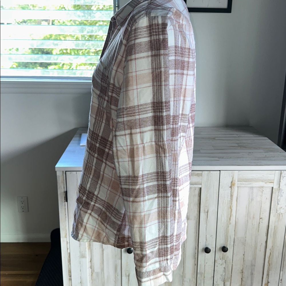 Kühl women’s button down shirt - Picture 3 of 8